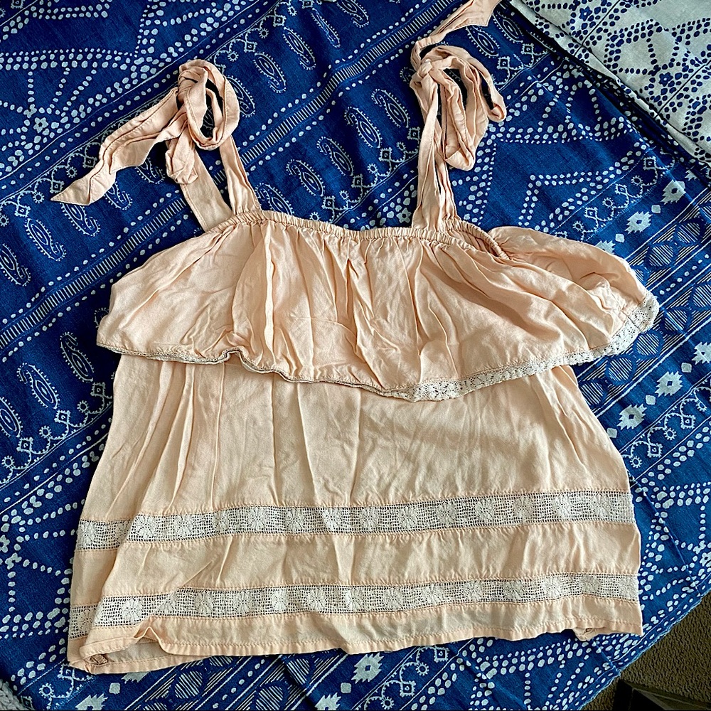 American Eagle - Cropped Lace Peach Blouse